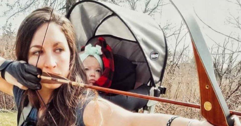 Mom Who Hunts And Kills Animals With Baby On Her Back Says She Won't Stop 1 xKTuAs87cegZ7B0j90rR